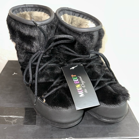 moon boots Shoes - Brand new in box moon boots retail $265 size 7